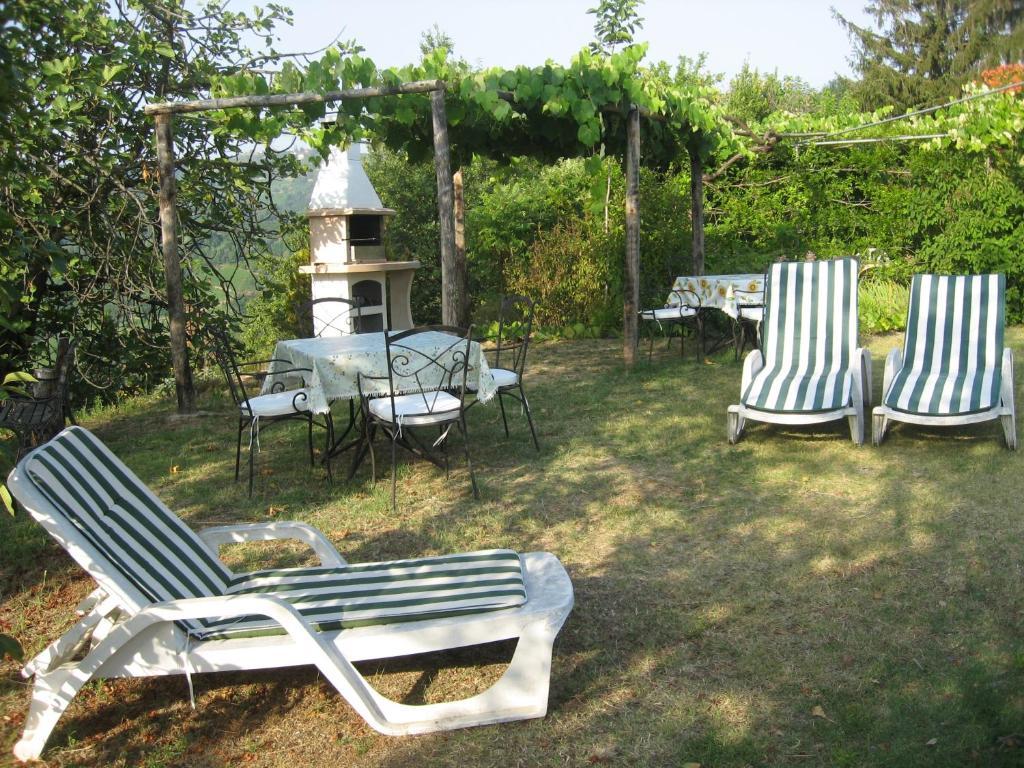 Agriturismo Cascina Serra Cossano Belbo المظهر الخارجي الصورة