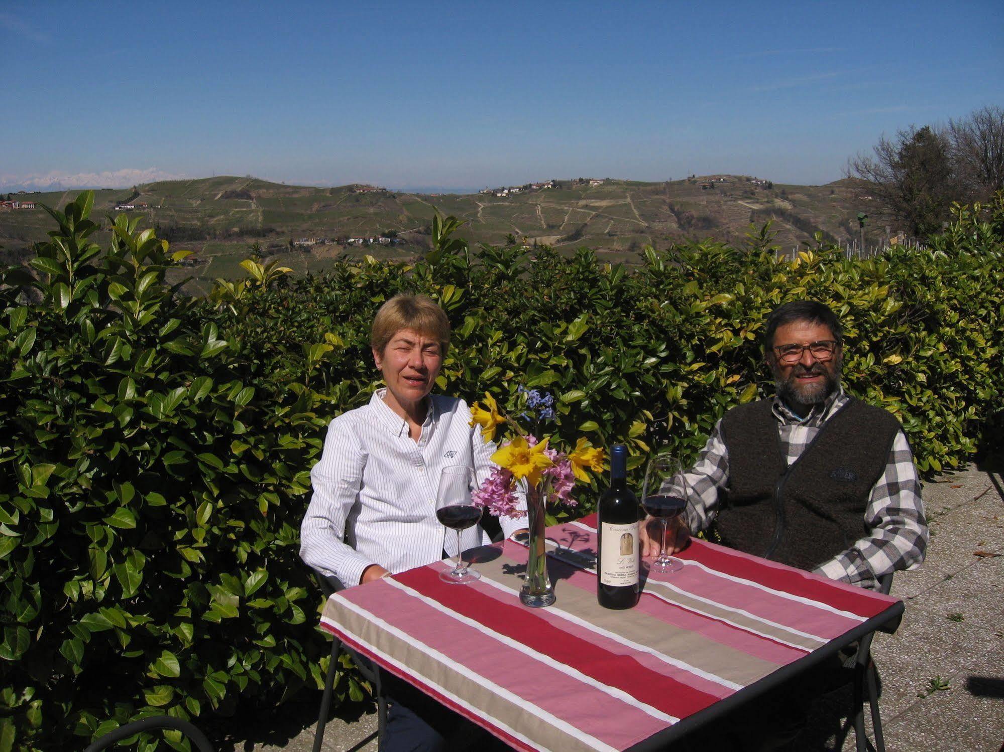 Agriturismo Cascina Serra Cossano Belbo المظهر الخارجي الصورة