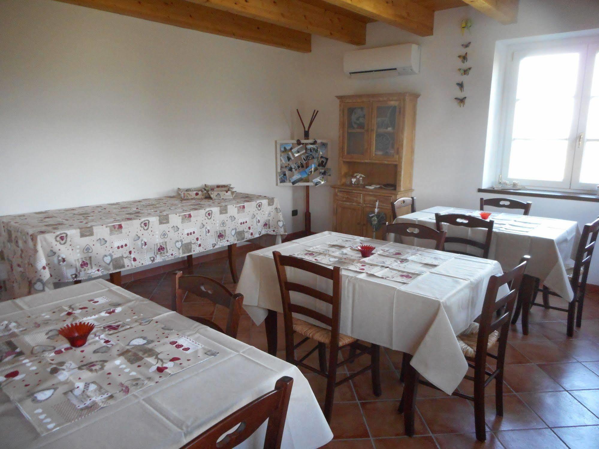 Agriturismo Cascina Serra Cossano Belbo المظهر الخارجي الصورة