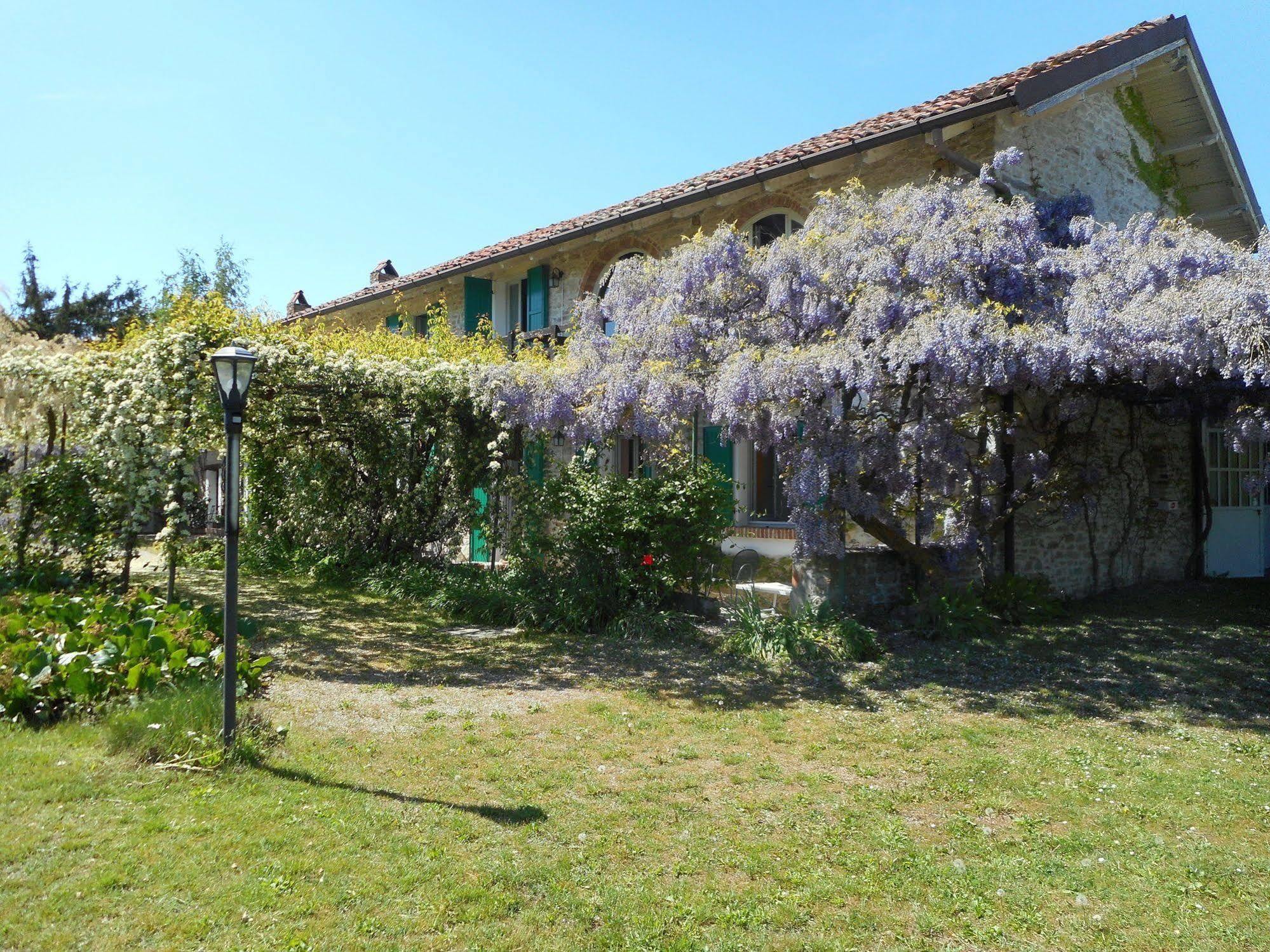 Agriturismo Cascina Serra Cossano Belbo المظهر الخارجي الصورة